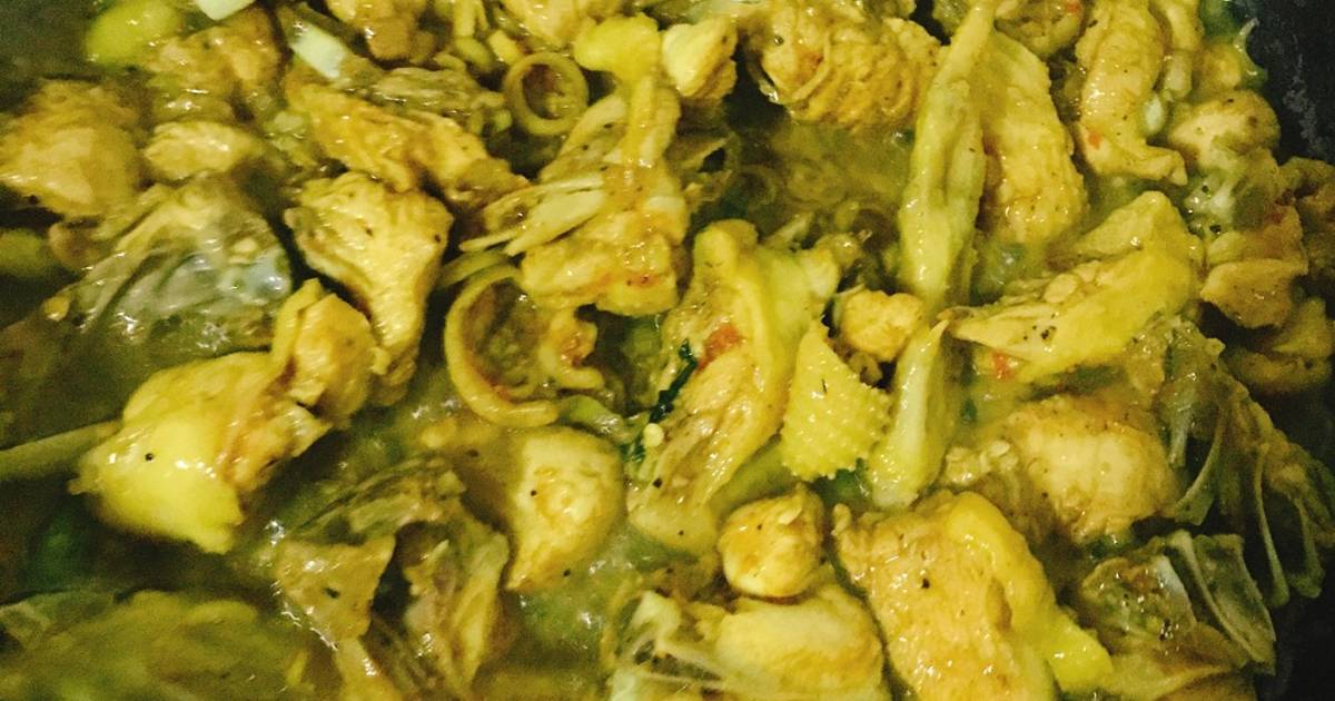 Gà kho xả nghệ