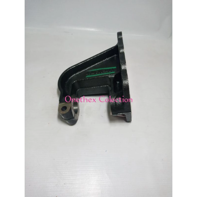 Gantungan Hanger Dudukan Per Belakang Original Mitsubishi MC114411 untuk Pajero Sport