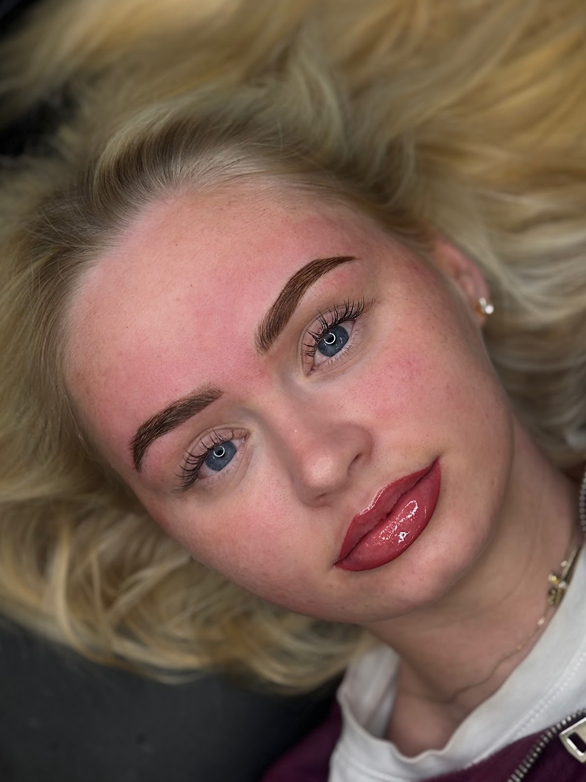 Ombré brow permanent makeup — soft powder fade by Rosa Clinic