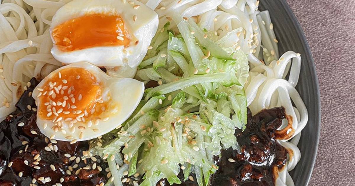 Mỳ tương đen Jajangmyeon Hàn Quốc