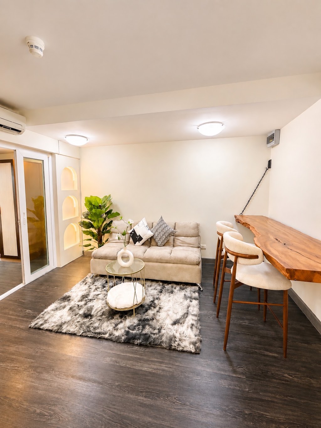 Condominium · Sam Kong 4