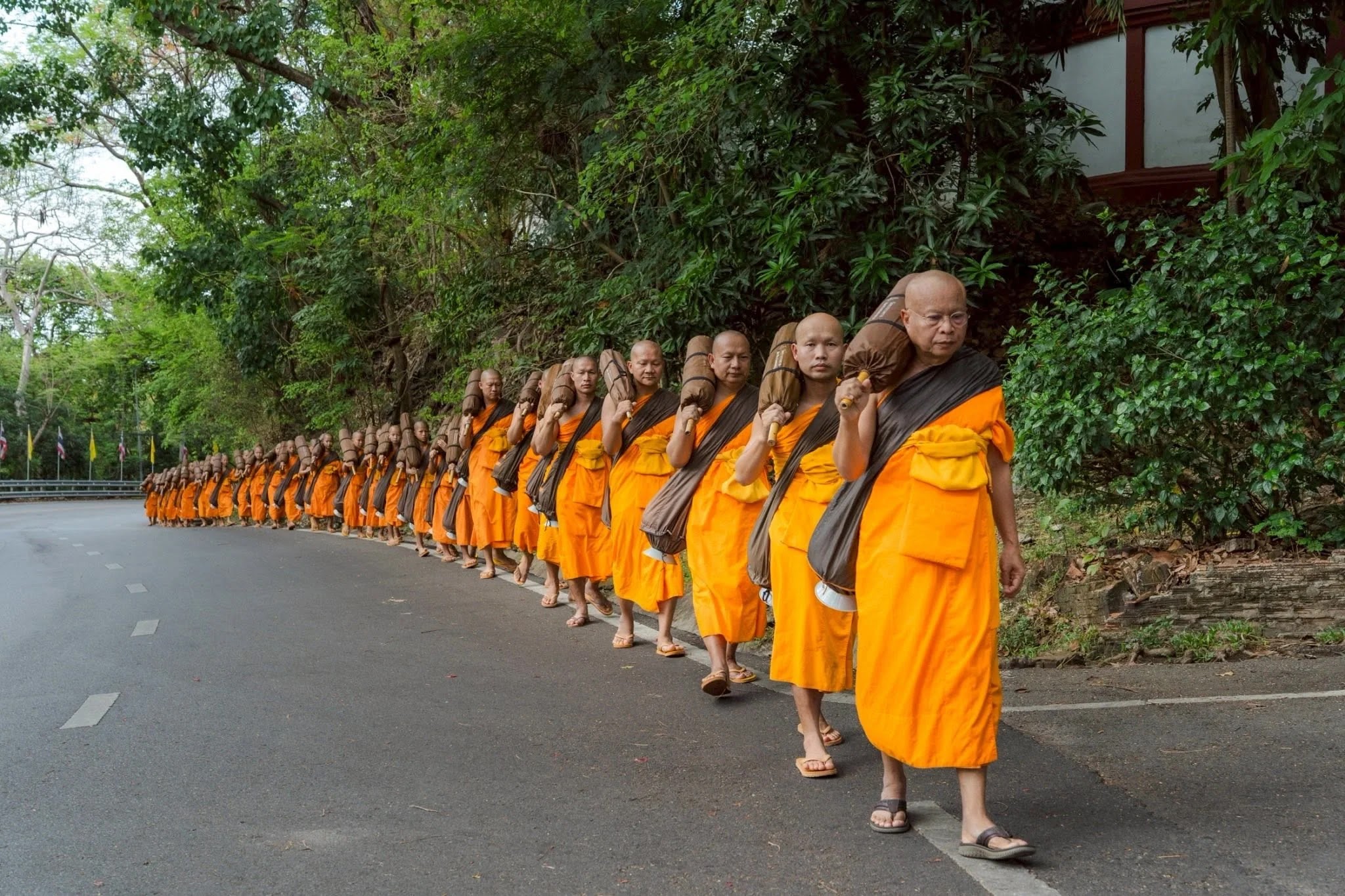 ภาพประกอบ ปลาบปลื้มไปด้วยกันทุกภาคส่วน ทั้งพระภิกษุ สามเณร เจัาภาพทุกคณะ ศิษย์เก่าทุก ๆ คน ….