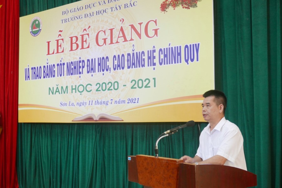 Lễ Bế giảng và trao bằng tốt nghiệp đại học, cao đẳng hệ chính quy năm học 2020 - 2021 tại Trường Đại học Tây Bắc