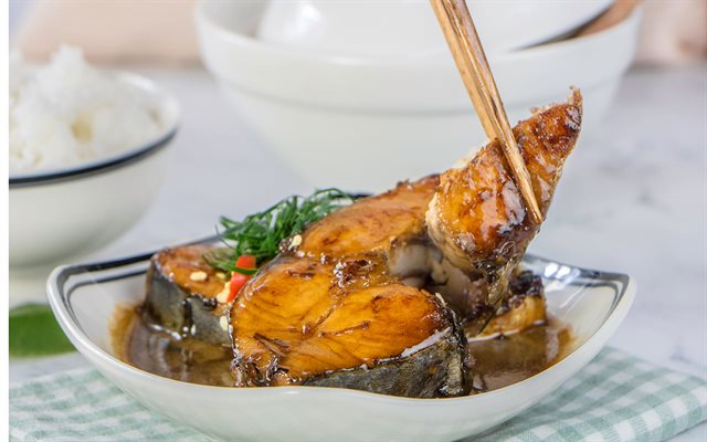 Cá Thu Kho Lá Trà Xanh