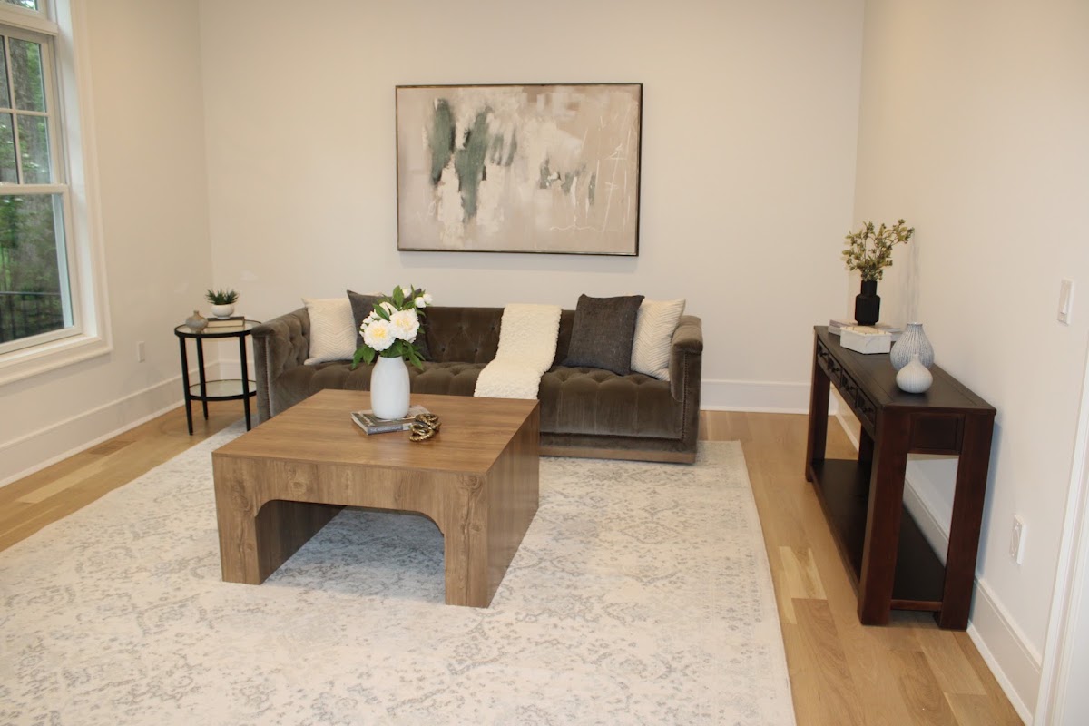 Living/Family Rooms image