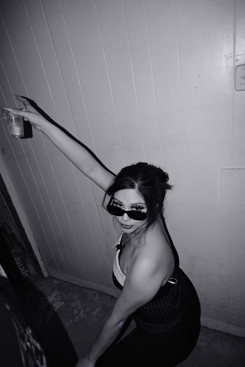@tlau.photos_thelostandunfounds_2026-03-29_austin_last_night_noir_011