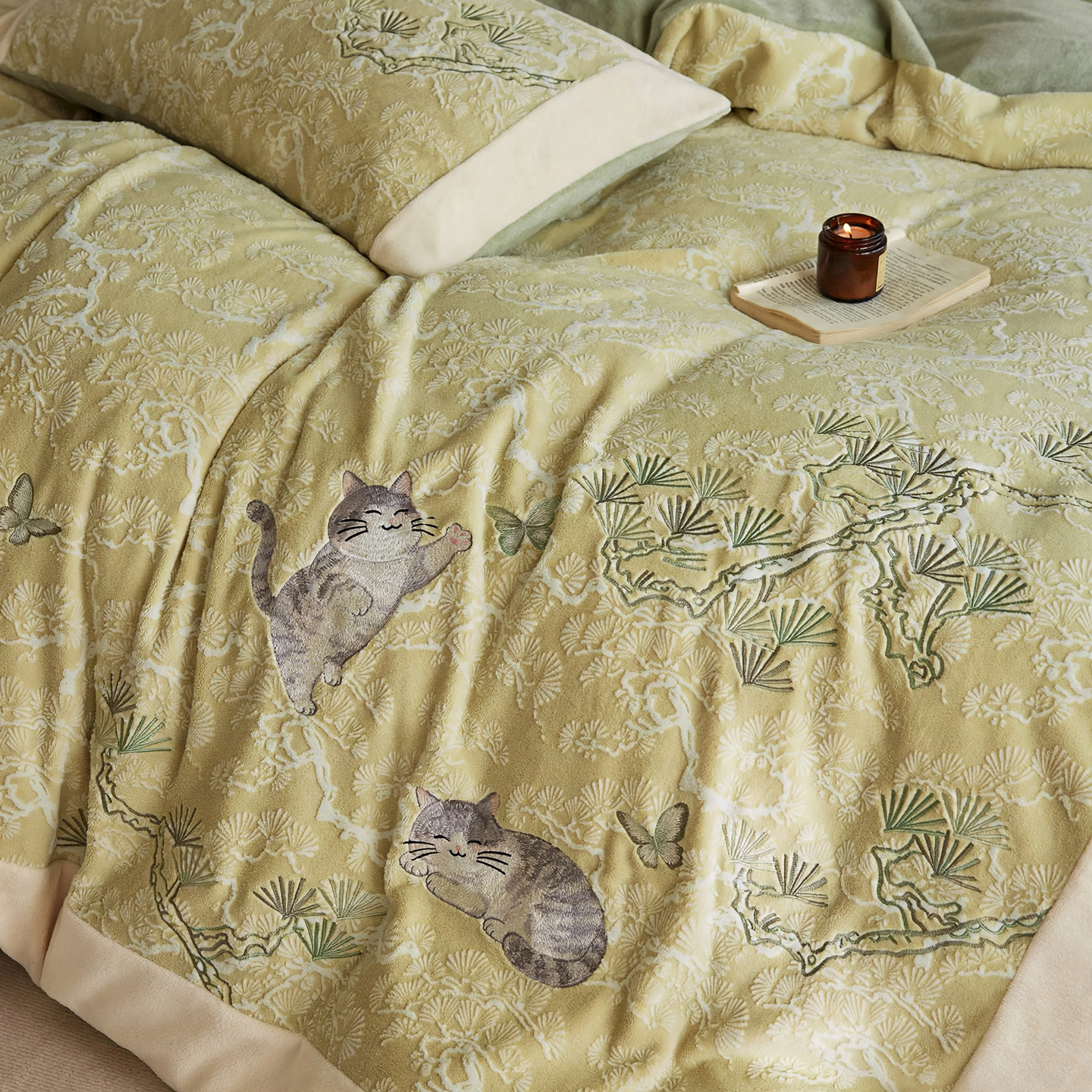 Winter bedding set made of milk fiber fleece, embroidered