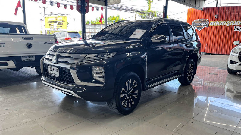 MITSUBISHI PAJERO