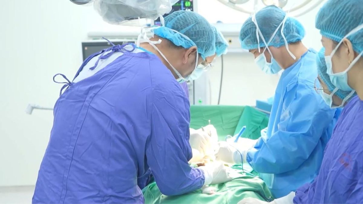 Bệnh viện E ghép thận tự thân, cứu bệnh nhân đa chấn thương - Đài Phát thanh và truyền hình Hà Nội