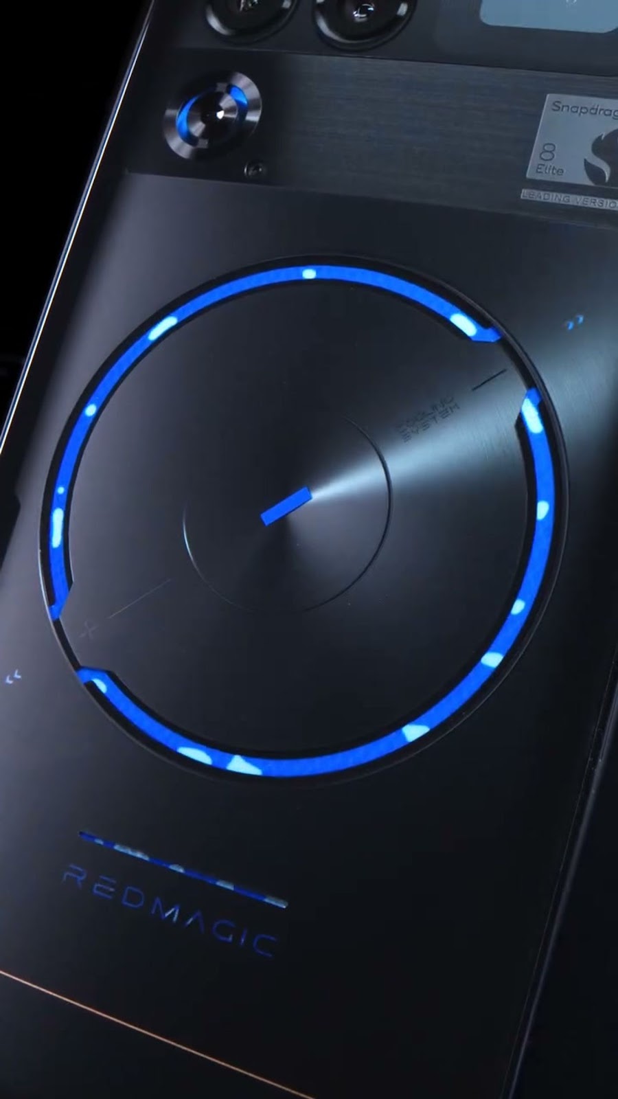 REDMAGIC 11S Pro xuất hiện với thiết kế trong suốt đậm chất gaming #REDMAGIC #REDMAGIC11SPro #Nubia #GamingPhone #Snapdragon8EliteGen5 #Android #CôngNghệ #ĐiệnThoạiGaming #QueenMob
