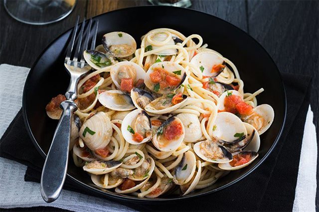 Mì Ý Nghêu Sốt Cà Chua
