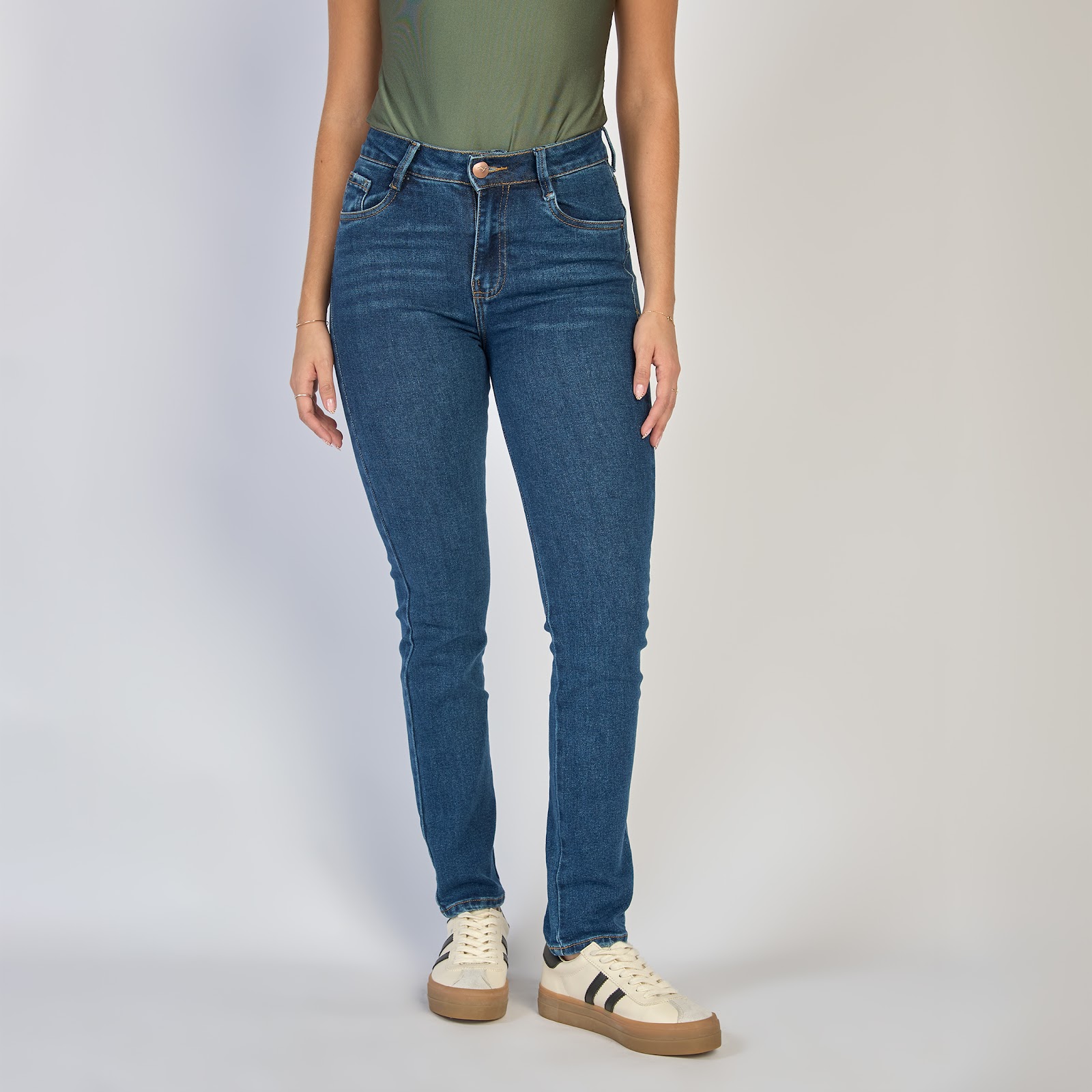 Jean dama skinny tiro medio licrado, color Azul medio - Vista 3