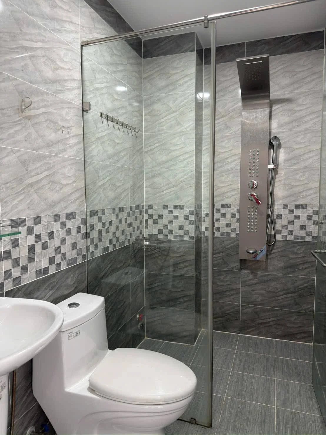 Bán nhà 4,5 Tấm, MT hẻm kinh doanh 85/19 Bình Thành, Quận Bình Tân – ảnh sân trước