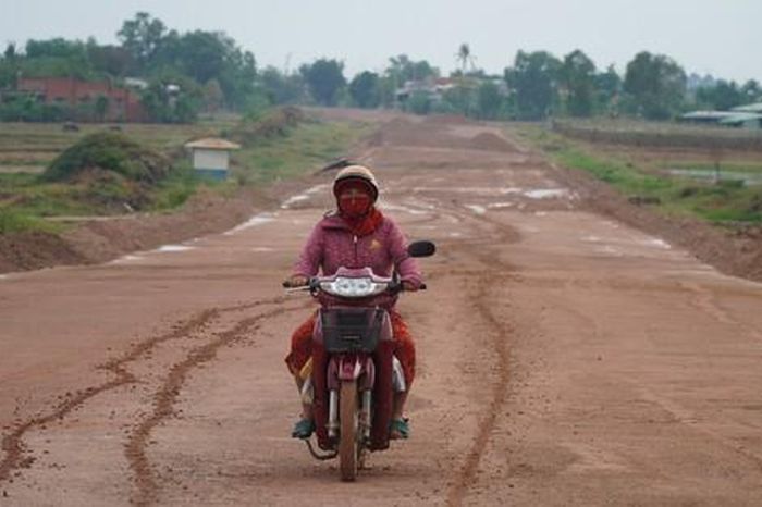 Cận cảnh hơn 2 km cuối cùng trên tuyến đường Hồ Chí Minh qua Tây Ninh chờ hoàn thiện - Báo Người Lao Động