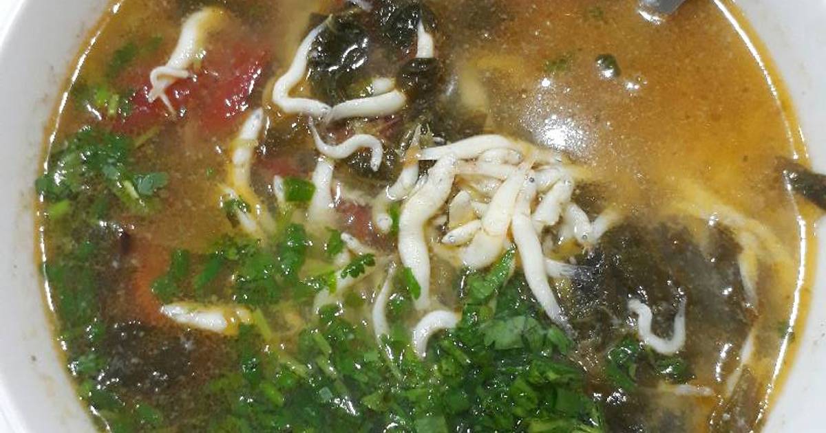 Cá mờm nấu lá me đất