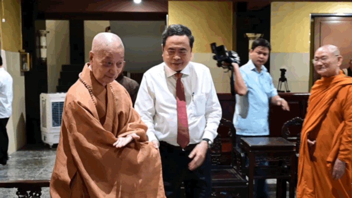 Chủ tịch Quốc hội Trần Thanh Mẫn thăm Đại lão Hòa thượng Thích Trí Quảng - Báo Sài Gòn Giải Phóng
