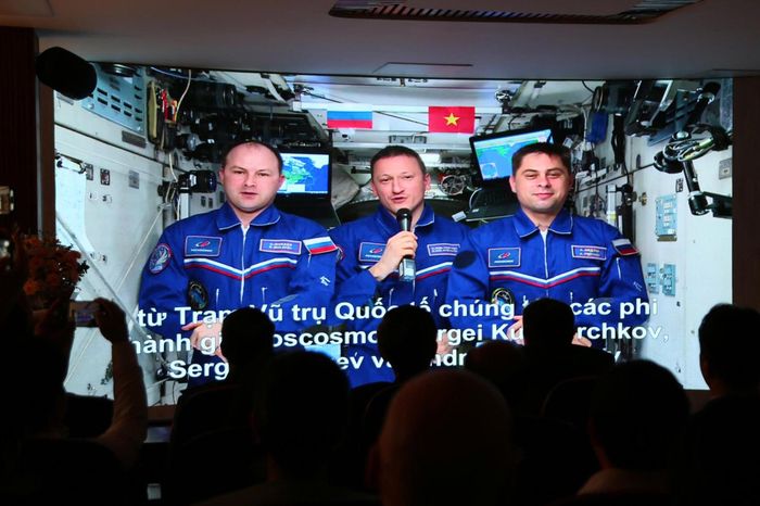Phi hành gia Nga gửi lời chào Việt Nam từ Trạm Vũ trụ Quốc tế (ISS) - Báo Pháp Luật Việt Nam