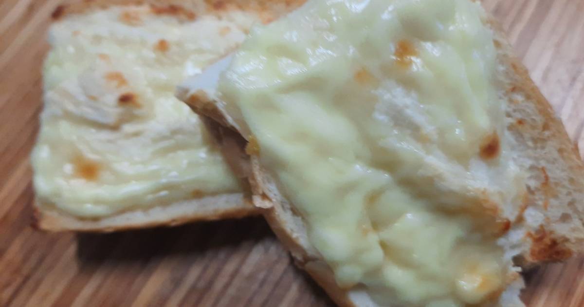 Bánh mỳ nướng phomai (bánh mỳ nướng kiểu Hạ Long)