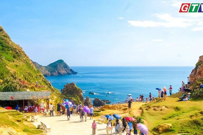 Điểm tin trưa: Du lịch Gia Lai bứt tốc, doanh thu 1.600 tỷ đồng trong 2 kỳ nghỉ lễ - Báo Gia Lai