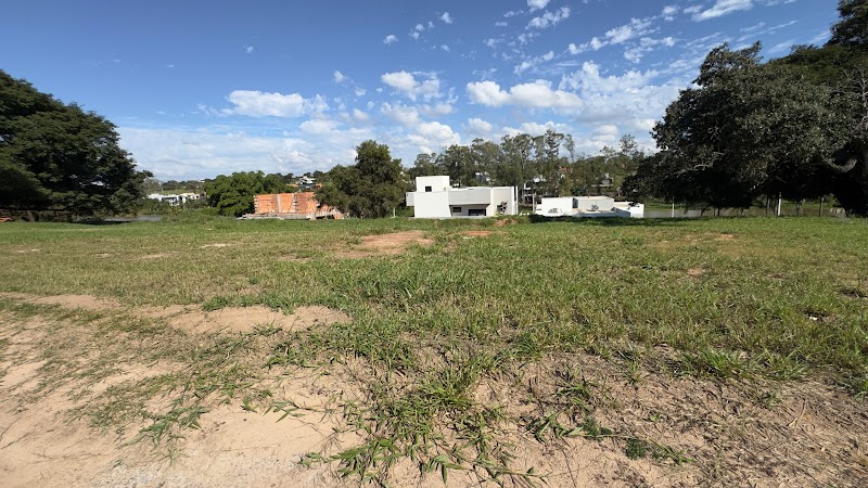 Lote próximo à casa do lago na quadra HU Iate no Riviera de Santa Cristina XIII