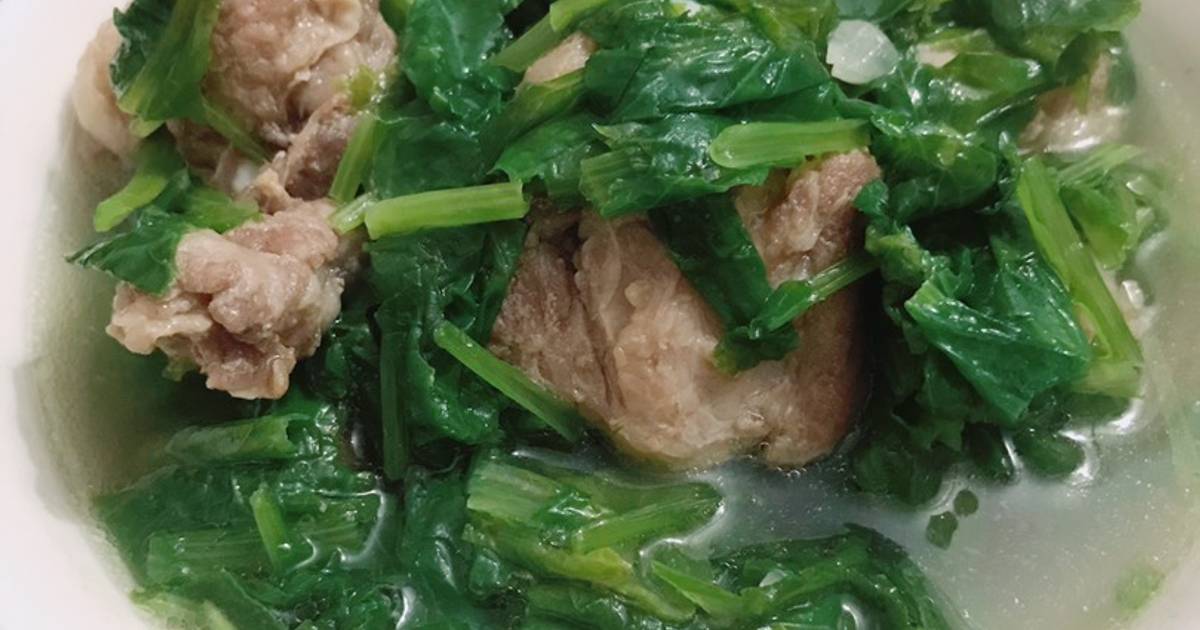 Canh xương nấu rau cải