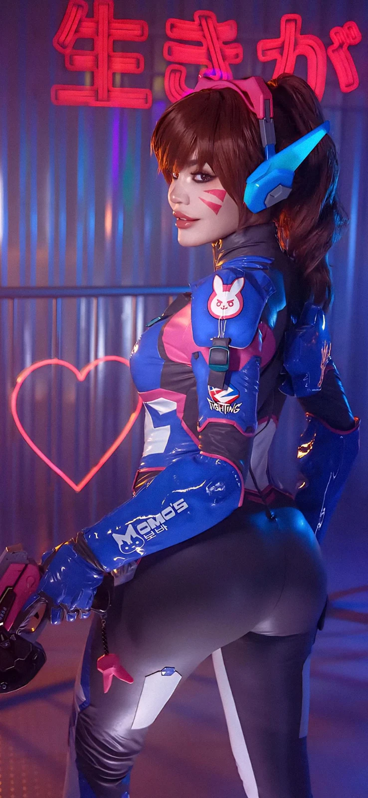 D.Va Overwatch Neon Cosplay - Cosplay Portrait Photography Full HD iPhone Wallpaper (1200x2600)