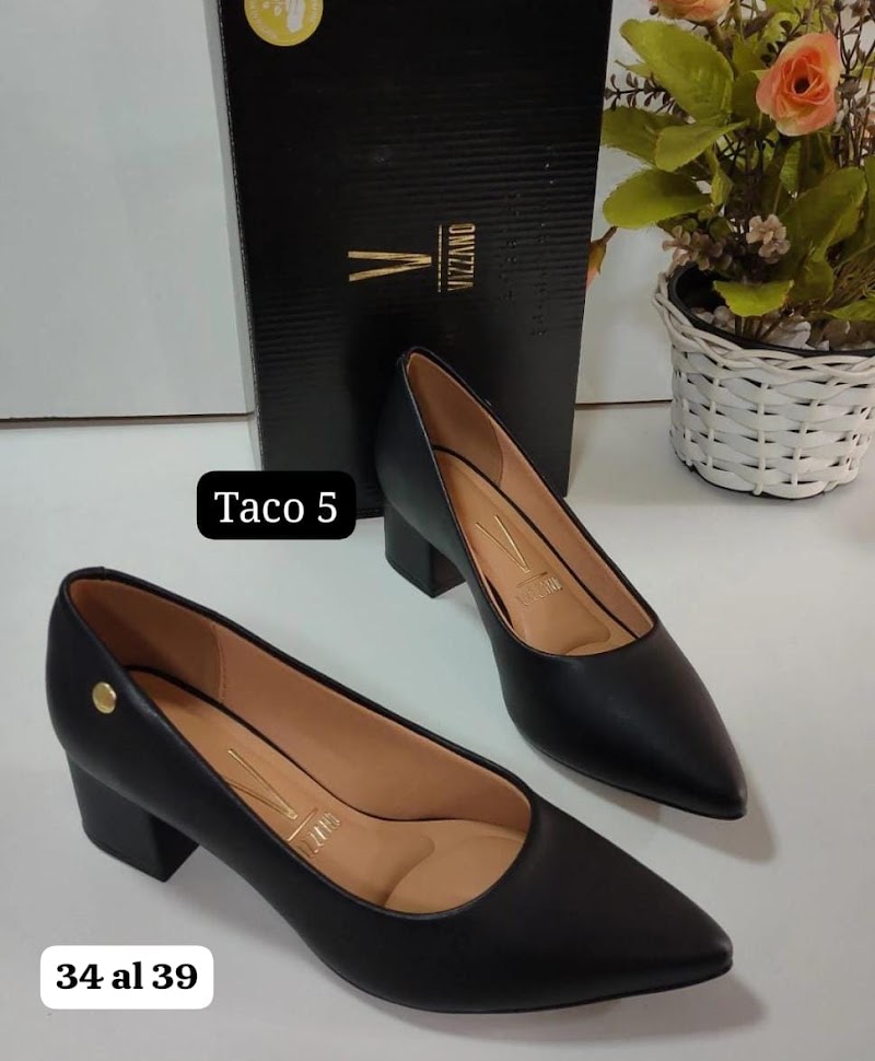 Zapatos de taco bajo puntera fina
