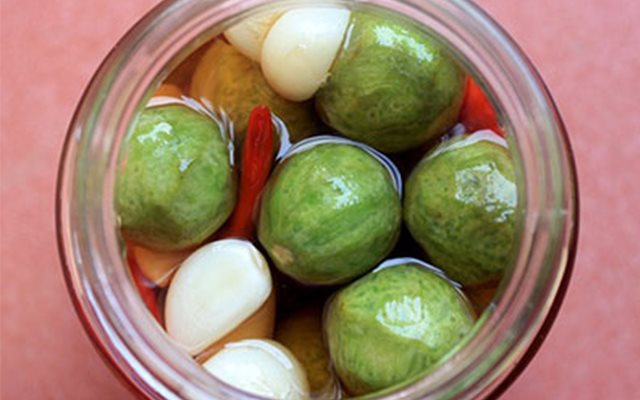 Sấu Ngâm Mắm Đường