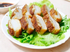 Nhiều lần đi ăn tiệc được nếm thử món thịt heo quay chay ăn cũng ngon tuyệt. Cũng định làm thử nhưng chưa có dịp. May sao học lỏm được cách làm thịt ba chỉ quay chay khá thú vị nên chia sẽ cùng với mọi người nhé!