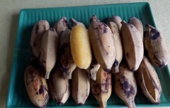 Với cách làm chuối sáp luộc ngon lành như trên thì trái chuối sẽ không bị nứt vỏ nhé! Chuối luộc là món ăn rất bổ dưỡng, tốt cho tiêu hóa và có tác dụng giảm cân hiệu quả nữa nhé!