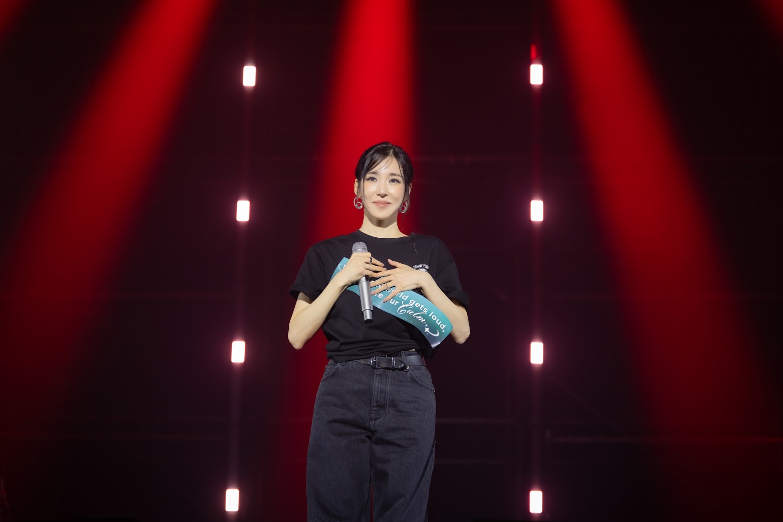 “ทิฟฟานี ยัง” โชว์เสน่ห์ควีนโวคอล! สะกดใจแฟนคลับไทย  เติมเต็มค่ำคืนแห่งความสุข ในคอนเสิร์ตเดี่ยว   “Edge of Calm Tour in Bangkok” ภาพที่ 11