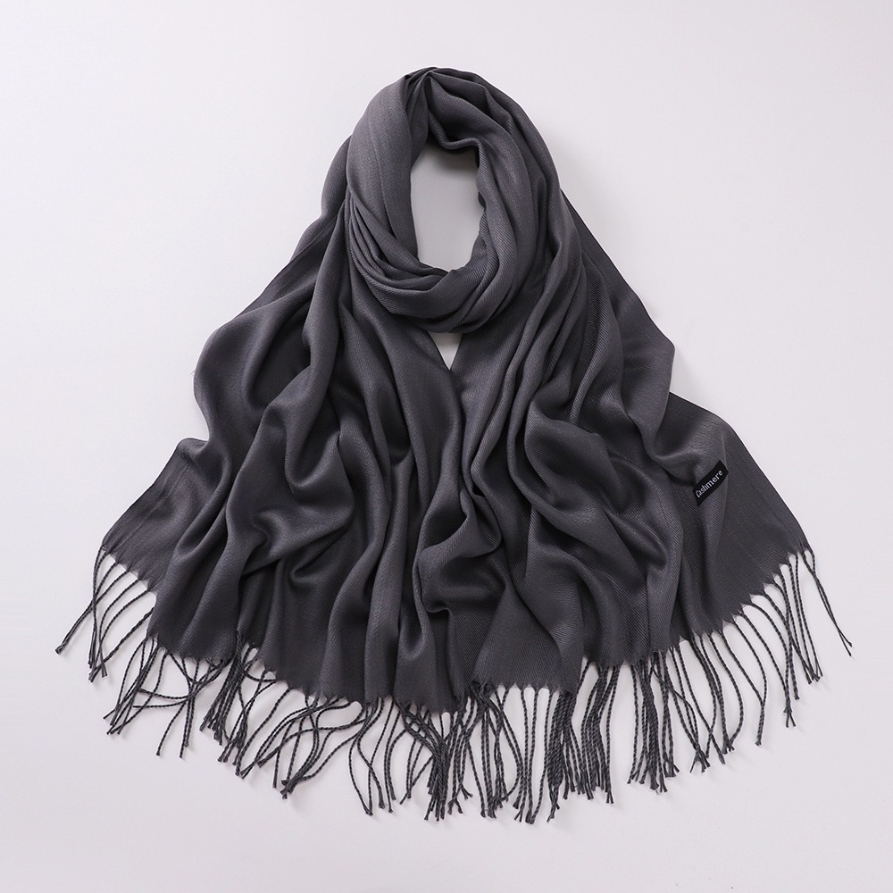 Solid-colored scarf made of cashmere imitation with fringes, 200x70 cm