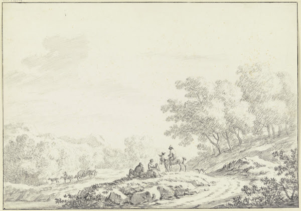 Hügelige bewaldete Landschaft im Vordergrund neben einem Weg eine Gruppe von ruh