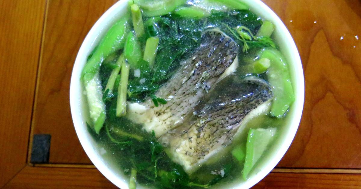 Canh cá nấu rau rút, mướp, rau ngót
