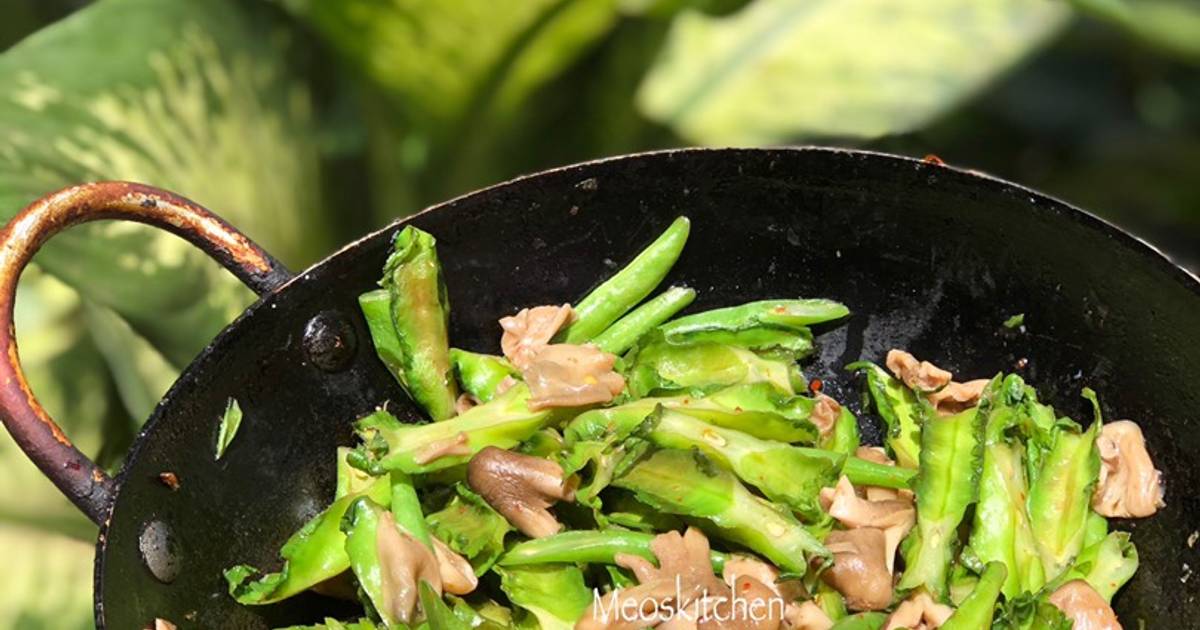 Đậu Rồng Xào Nấm Rơm Chay