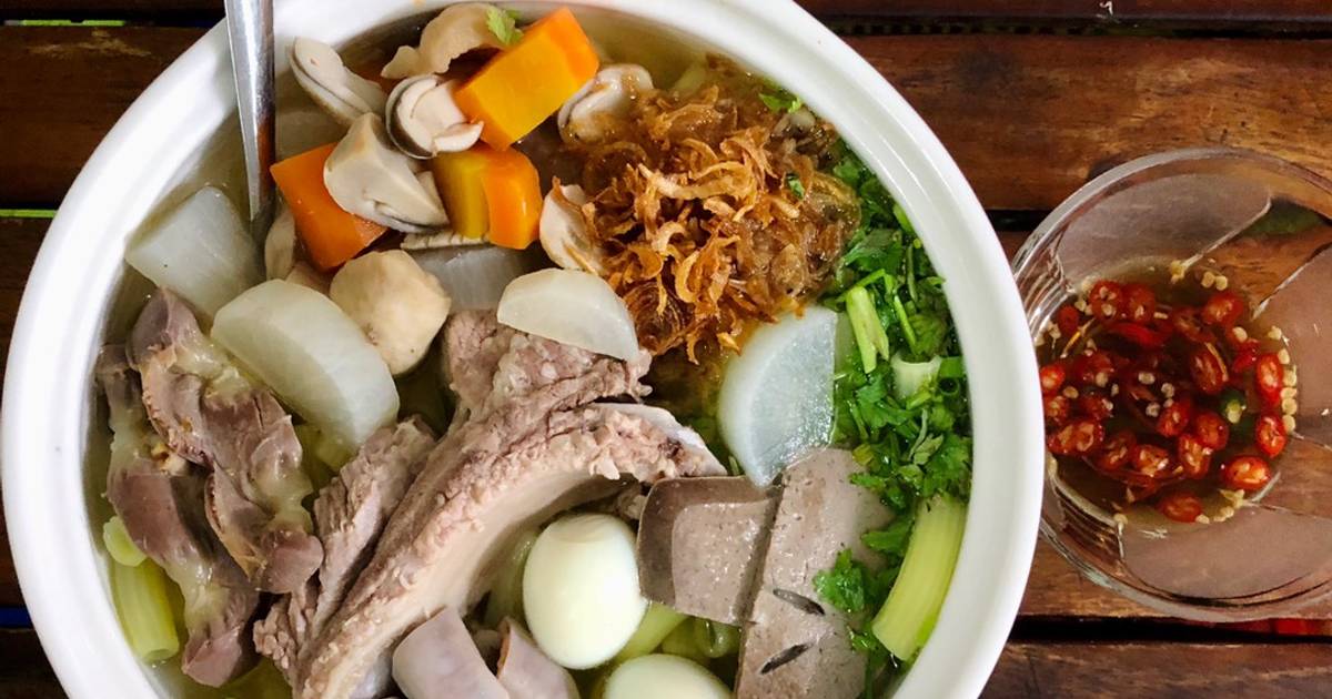 Trời mưa lạnh ! 1 tô nui thập cẩm ấm lòng ngày mưa phải không cả nhà