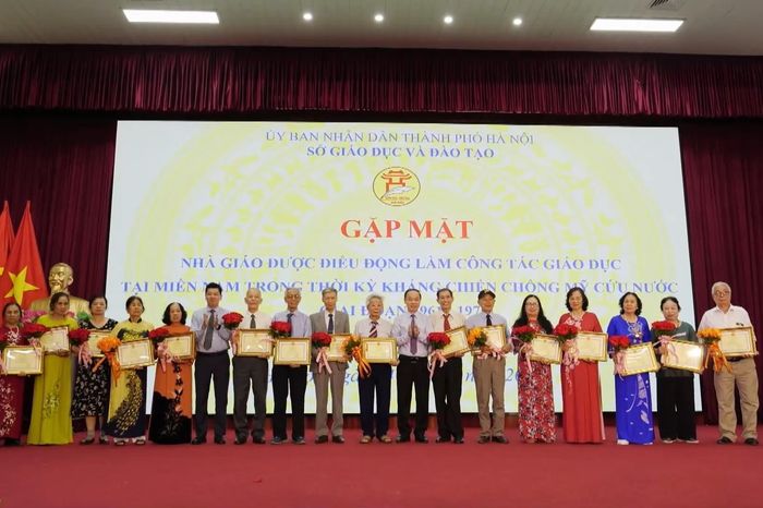 Gặp mặt và tri ân nhà giáo Hà Nội đi B - Đài Phát thanh và truyền hình Hà Nội