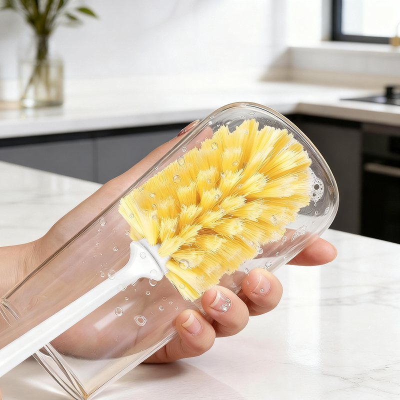 Long-handle brush for cleaning cups and bottles