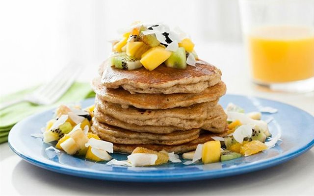 Pancake Hạnh Nhân Hoa Quả