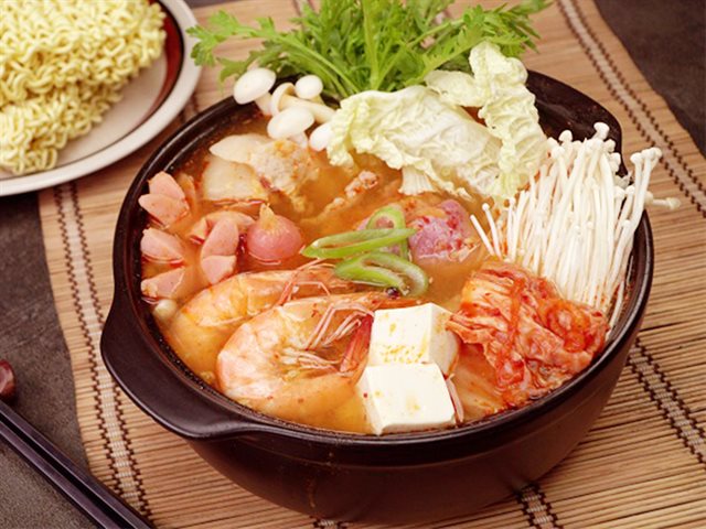 Lẩu Kim Chi Hàn Quốc- Budae Jjigae