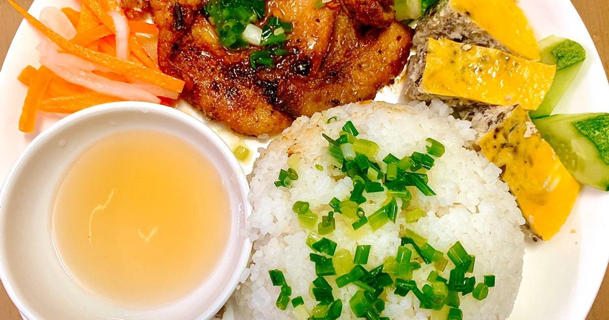 Cơm sườn chả