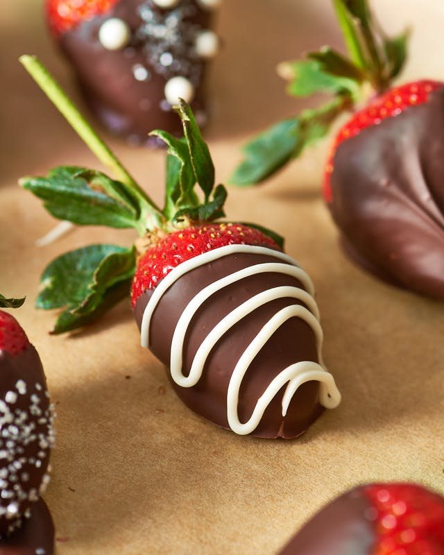 Dâu Nhúng Chocolate