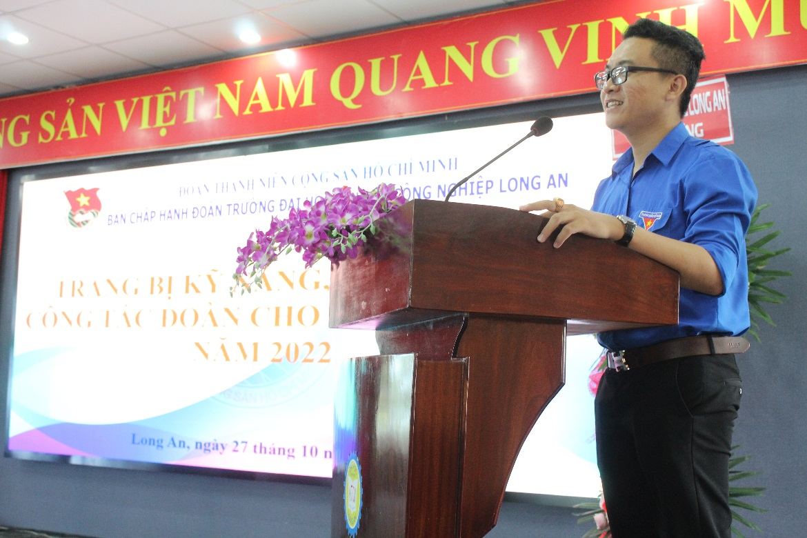 Đồng chí Nguyễn Văn Vũ Hảo – Uỷ viên BTV Đoàn trường, báo cáo viên chuyên đề