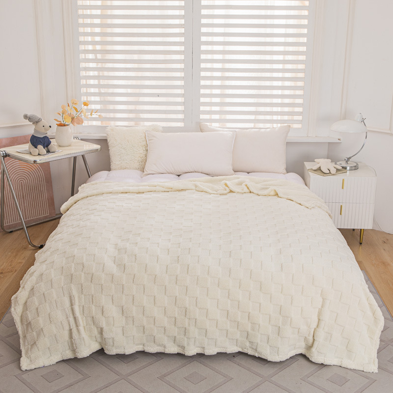 Thick Milk Fleece Blanket with Check Pattern