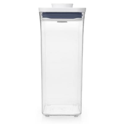 Contenedor de alimentos de plástico OXO™ POP de 2.55 L
