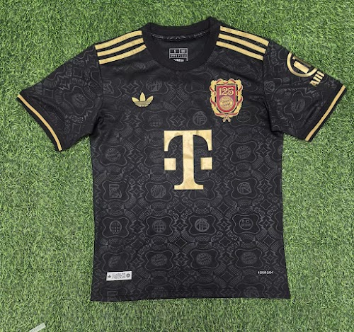 25-26 Bayern Munich Edición 125 Aniversario Negro.jpeg