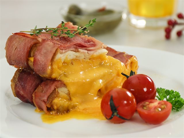 Bacon Cuộn Sandwich Phô Mai