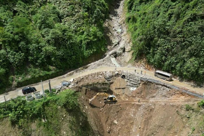 Chủ động ứng phó, đảm bảo giao thông thông suốt trong mùa mưa lũ - Báo Lào Cai