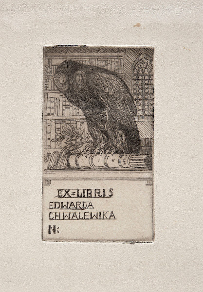 Bookplate of Edward Chwalewik with an owl in a library 1906