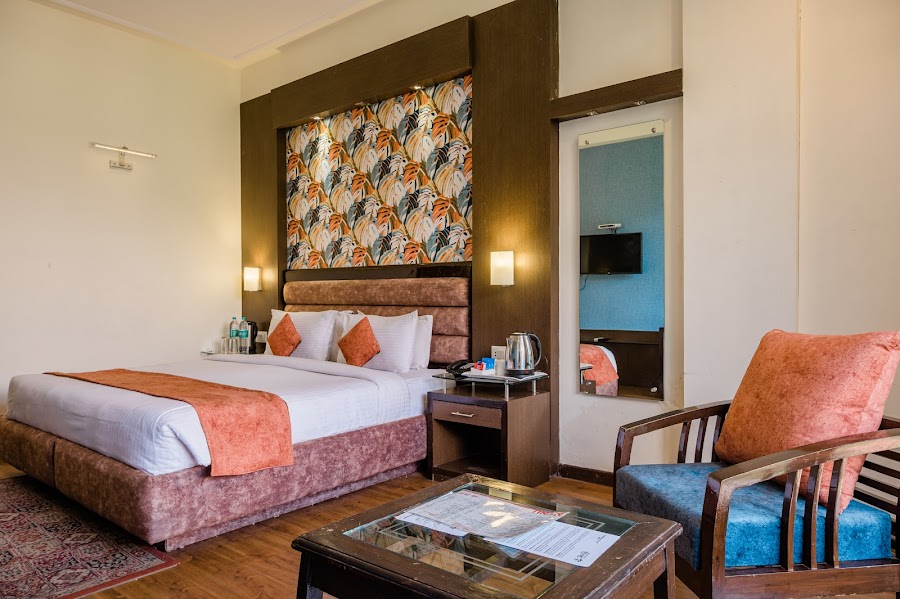 Super Deluxe With Balcony — Hotel Shiva Continental Mussoorie, photo 2